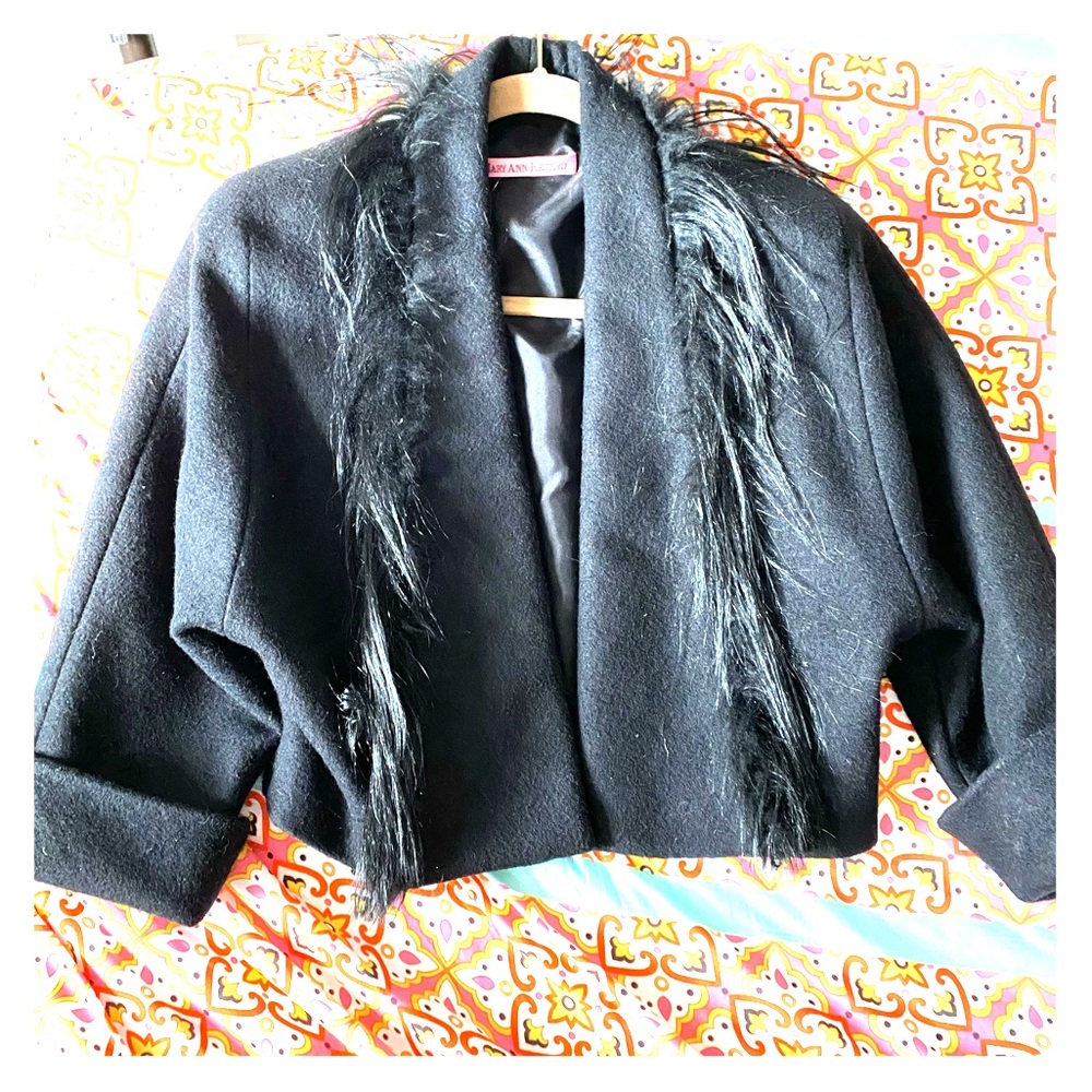 Gorgeous vintage wool crop Coat